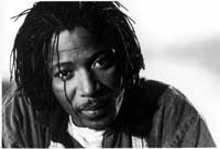 Alpha Blondy yH5BAEAAAAALAAAAAABAAEAAAIBRAA7 - Alpha Blondy