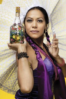 Lila Downs yH5BAEAAAAALAAAAAABAAEAAAIBRAA7 - Lila Downs