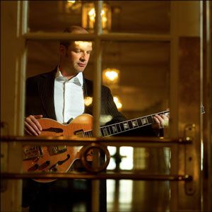 Wolfgang Muthspiel yH5BAEAAAAALAAAAAABAAEAAAIBRAA7 - Wolfgang Muthspiel
