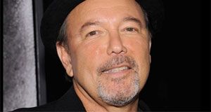Coque Malla canta a Rubén Blades yH5BAEAAAAALAAAAAABAAEAAAIBRAA7 - Coque Malla canta a Rubén Blades
