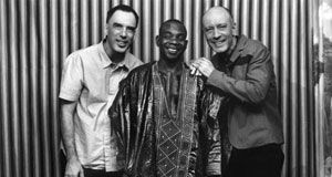 Arnaldo Antunes & Edgard Scandurra & Toumani Diabaté yH5BAEAAAAALAAAAAABAAEAAAIBRAA7 - Arnaldo Antunes & Edgard Scandurra & Toumani Diabaté