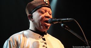 Salif Keita yH5BAEAAAAALAAAAAABAAEAAAIBRAA7 - Salif Keita