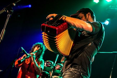 La Troba Kung-Fú yH5BAEAAAAALAAAAAABAAEAAAIBRAA7 - La Troba Kung-Fú