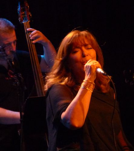 Maria del Mar Bonet yH5BAEAAAAALAAAAAABAAEAAAIBRAA7 - Maria del Mar Bonet