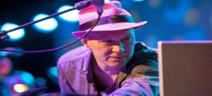 Django Bates Big Band yH5BAEAAAAALAAAAAABAAEAAAIBRAA7 - Django Bates Big Band
