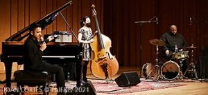 Vijay Iyer, Linda May Han Oh, Tyshawn Sorey. yH5BAEAAAAALAAAAAABAAEAAAIBRAA7 - Vijay Iyer, Linda May Han Oh, Tyshawn Sorey.