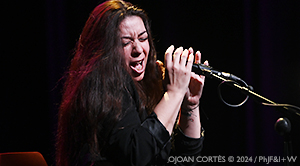 Sandra Carrasco & David Arahal. “A voz y guitarra” yH5BAEAAAAALAAAAAABAAEAAAIBRAA7 - Sandra Carrasco & David Arahal. “A voz y guitarra”