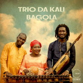 Trio Da Kali yH5BAEAAAAALAAAAAABAAEAAAIBRAA7 - Trio Da Kali